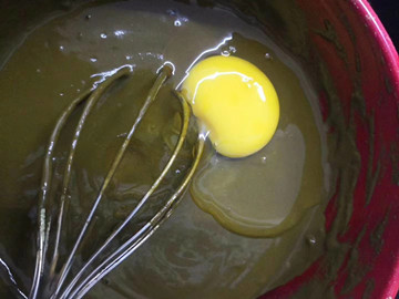 海娜粉染发因为天然的特性，没有化学物质