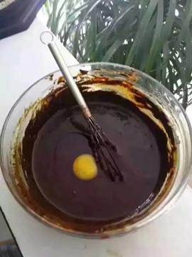 具体的看看导致头皮屑的原因
