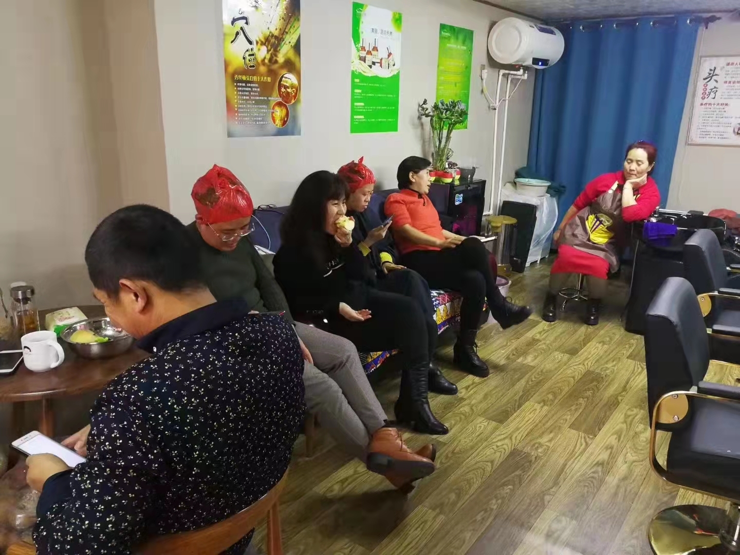 秀丝顿植物养发馆加盟之养发馆如何做好短信营销？