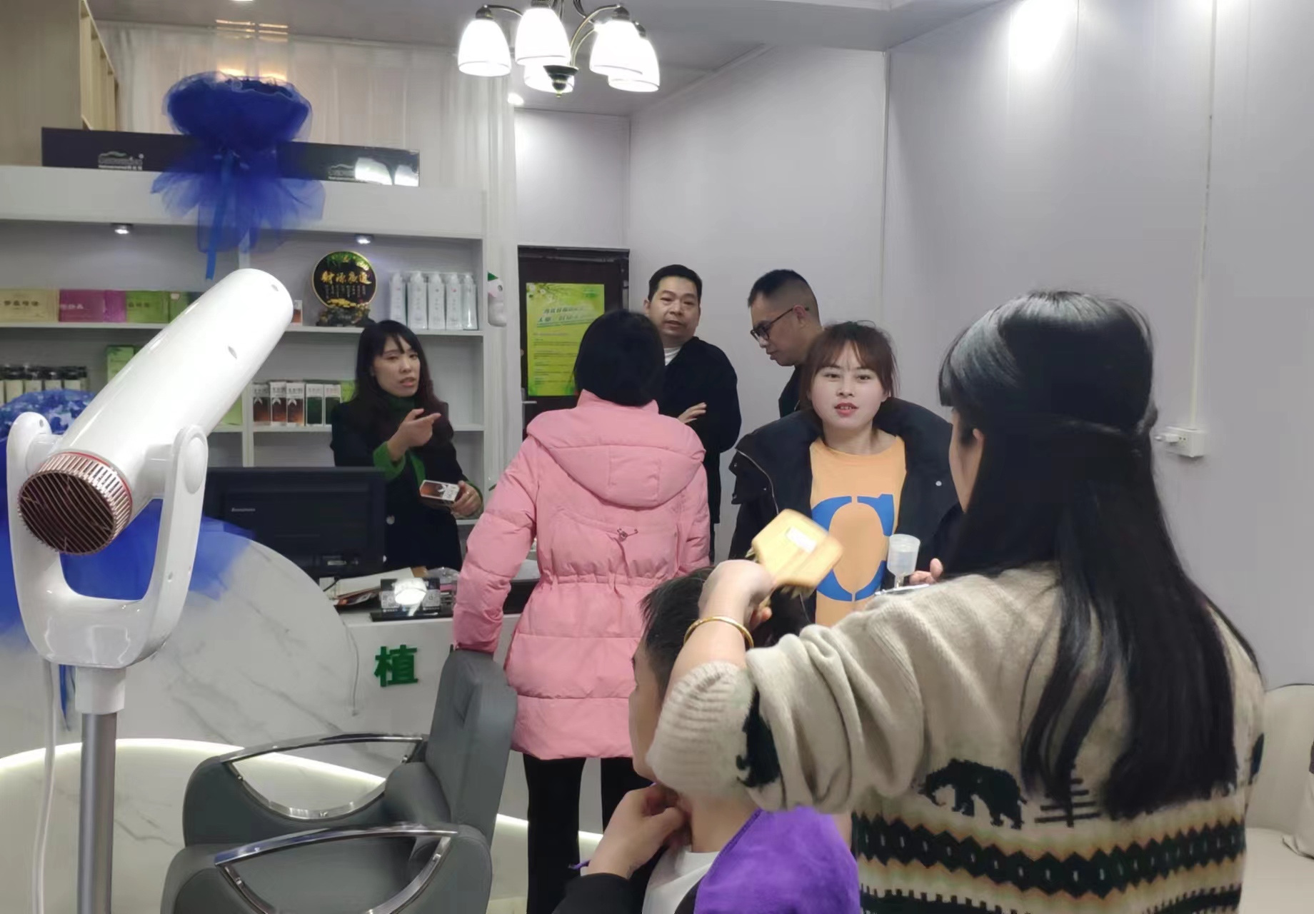 秀丝顿植物养发馆加盟之市场·行业概要